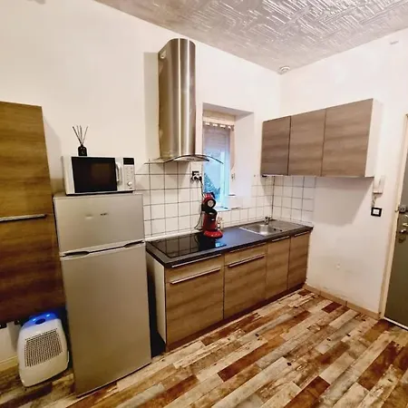 Apartamento Rue Croutelle Rez De Chaussee Proche Du Centre Reims