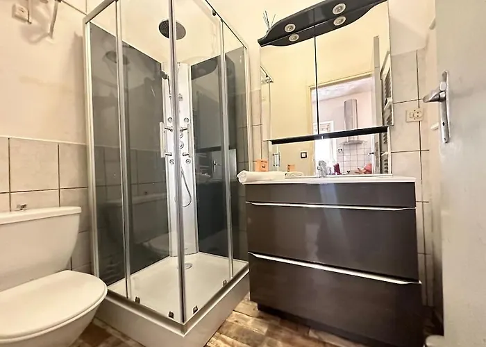 Rue Croutelle Rez De Chaussee Proche Du Centre